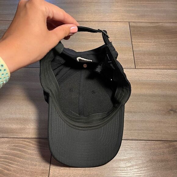 Nike Golf Black Stripe Athletic Hat - Picture 5 of 6